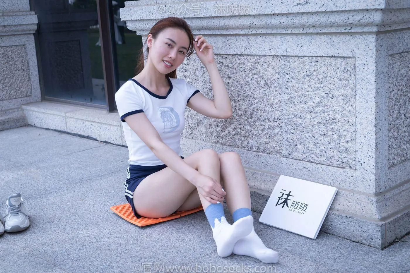 [BoBoSocks袜啵啵]NO.028 小米-运动鞋、白棉袜、裸足 [133P]插图7